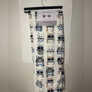 NWT Wags & Whiskers Cool Kitty Cat Sunglasses Fashion Throw Blanket 50"x70"